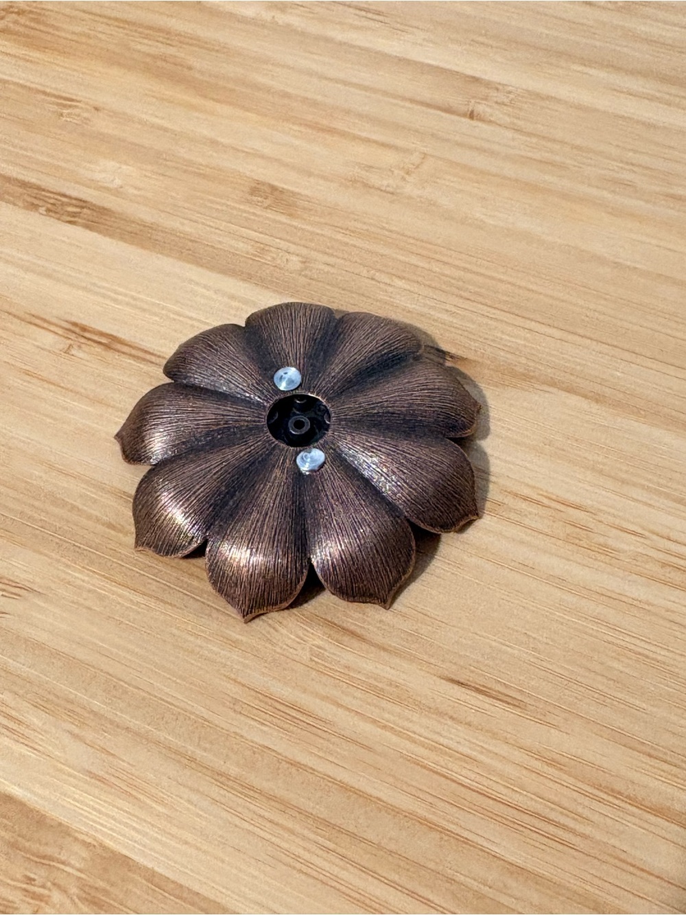 Lotus-Shaped Incense Holder in Dark Bronze Metal - Picture 4 of 5